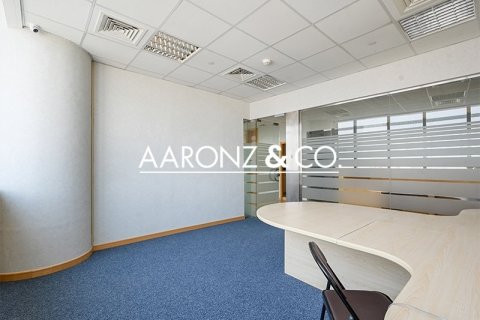 Снять в аренду офис в Джумейра Лейк Тауэрс, Дубай: 169м², № 46855 - фото 6