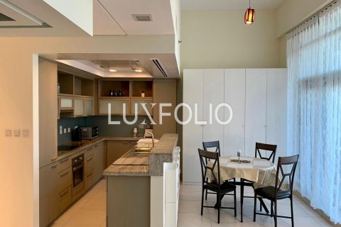 Apartamento en The Lofts, Downtown Dubai (Downtown Burj Dubai), Dubai, 1 dormitorio, 76 m², № 46387 - foto 2