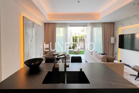 Townhouse in Jumeirah Golf Estates, Dubai 3 bedrooms, 204 sq.m. № 46397 - photo 9