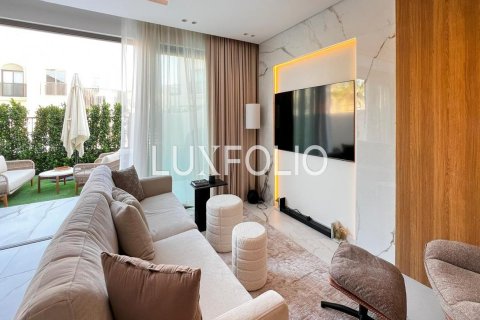 Townhouse in Jumeirah Golf Estates, Dubai 3 bedrooms, 204 sq.m. № 46397 - photo 2
