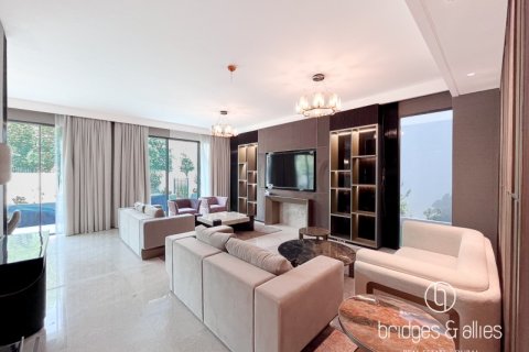 Villa à Dubai, 4 chambres, 377.4 m², № 43193 - photo 4