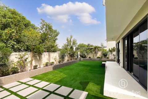 Villa à Dubai, 4 chambres, 377.4 m², № 43193 - photo 7