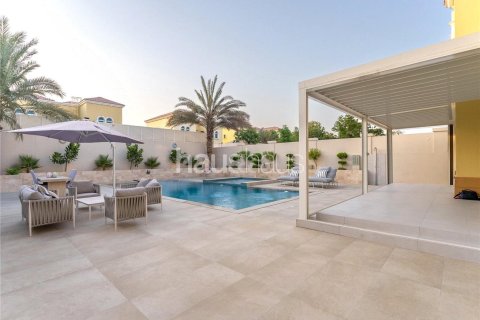 Villa in Legacy, Jumeirah Park, Dubai 3 bedrooms, 295 sq.m. № 43209 - photo 27