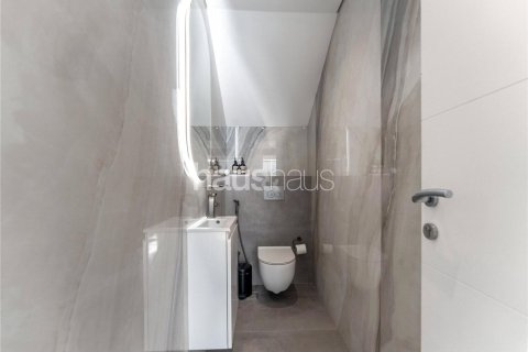 Villa in Legacy, Jumeirah Park, Dubai 3 bedrooms, 295 sq.m. № 43209 - photo 11