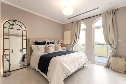 Villa in Legacy, Jumeirah Park, Dubai 3 bedrooms, 295 sq.m. № 43209 - photo 22