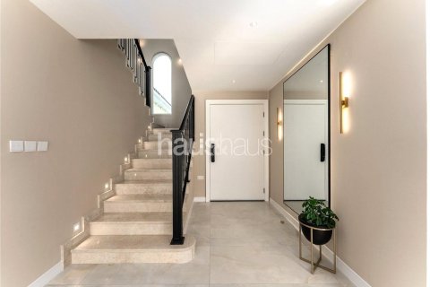 Villa in Legacy, Jumeirah Park, Dubai 3 bedrooms, 295 sq.m. № 43209 - photo 12