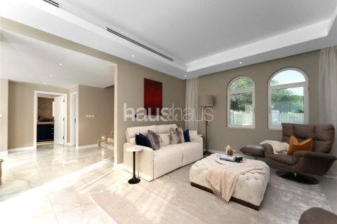 Villa in Legacy, Jumeirah Park, Dubai 3 bedrooms, 295 sq.m. № 43209 - photo 17