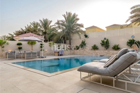 Villa in Legacy, Jumeirah Park, Dubai 3 bedrooms, 295 sq.m. № 43209 - photo 30