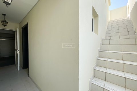 Снять в аренду виллу в Al Furjan, Дубай: 4 спальни, 600м², № 43199 - фото 11