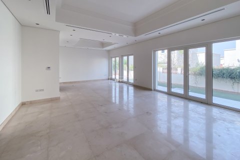 Снять в аренду виллу в Al Furjan, Дубай: 4 спальни, 600м², № 43199 - фото 3