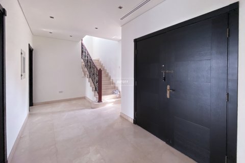 Снять в аренду виллу в Al Furjan, Дубай: 4 спальни, 600м², № 43199 - фото 9