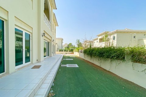 Снять в аренду виллу в Al Furjan, Дубай: 4 спальни, 600м², № 43199 - фото 24