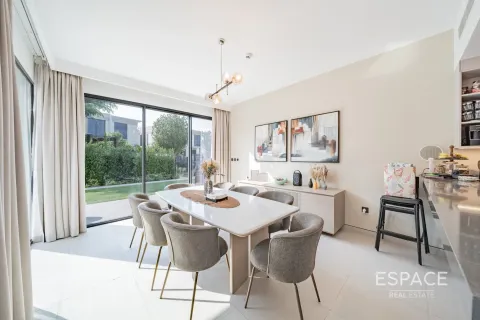 Купить виллу в Tilal Al Ghaf, Дубай: 4 спальни, 372м², № 71126 - фото 5