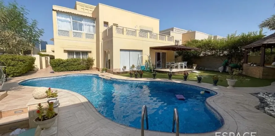 Вилла в Meadows, Дубай, 5 спален, 391м², № 71138