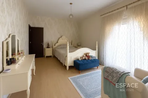 Купить виллу в Meadows, Дубай: 5 спален, 391м², № 71138 - фото 7