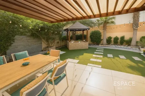 Купить виллу в Meadows, Дубай: 5 спален, 391м², № 71138 - фото 10