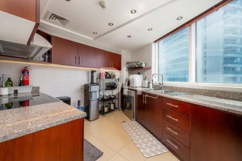 Apartment in Jumeirah Lake Towers, Dubai 2 bedrooms, 160 sq.m. № 25071 - photo 16