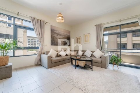 Снять в аренду квартиру в Дубае: 2 спальни, 131м², № 25069 - фото 1