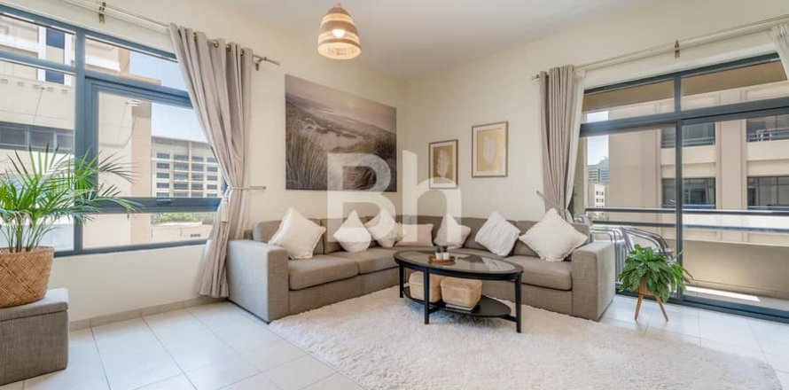 Квартира в Дубае, 2 спальни, 131м², № 25069