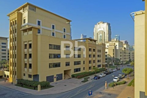 Снять в аренду квартиру в Дубае: 2 спальни, 131м², № 25069 - фото 11