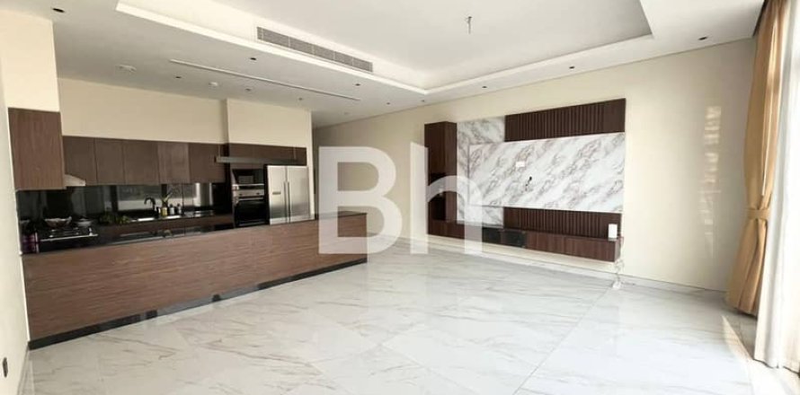 Adosado en Al Furjan, Dubai, 4 dormitorios, 168 m², № 57081