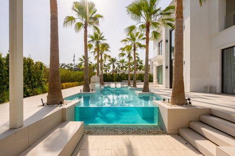 Villa in Jumeirah Islands, Dubai 7 bedrooms, 817.64 sq.m. № 141128 - photo 4