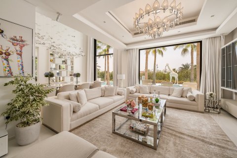 Villa in Jumeirah Islands, Dubai 7 bedrooms, 817.64 sq.m. № 141128 - photo 2