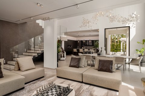Villa in Jumeirah Islands, Dubai 7 bedrooms, 817.64 sq.m. № 141128 - photo 6