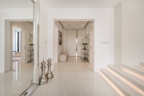 Villa in Jumeirah Islands, Dubai 7 bedrooms, 817.64 sq.m. № 141128 - photo 19