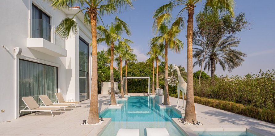 Villa in Jumeirah Islands, Dubai 7 bedrooms, 817.64 sq.m. № 141128