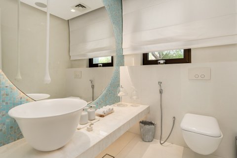 Villa in Jumeirah Islands, Dubai 7 bedrooms, 817.64 sq.m. № 141128 - photo 22