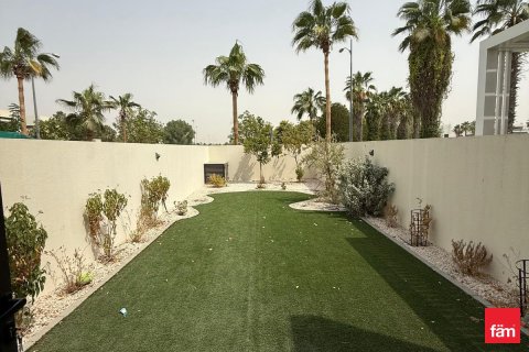 Снять в аренду таунхаус в Дубае: 4 спальни, 217.4м², № 55063 - фото 17