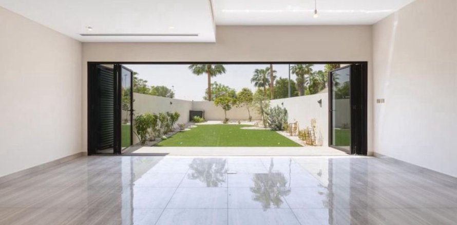 Таунхаус в Дубае, 4 спальни, 217.4м², № 55063