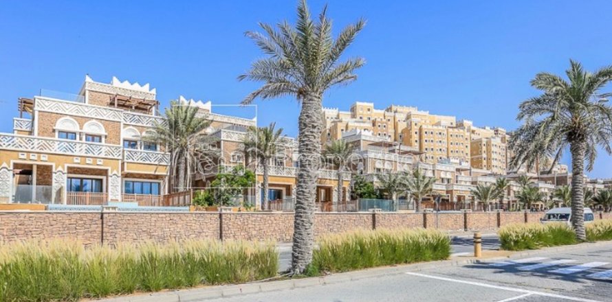 Appartement à Palm Jumeirah, Dubai, 2 chambres, 198.1 m², № 64192