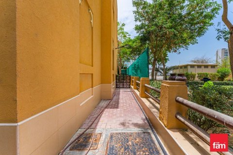 Снять в аренду виллу в Al Furjan, Дубай: 3 спальни, 600м², № 64181 - фото 8