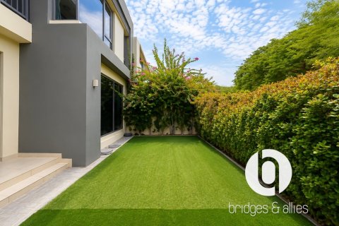 Villa à Dubai Hills Estate, Dubai, 4 chambres, 224 m², № 137427 - photo 3