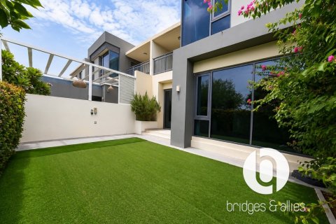 Villa à Dubai Hills Estate, Dubai, 4 chambres, 224 m², № 137427 - photo 2