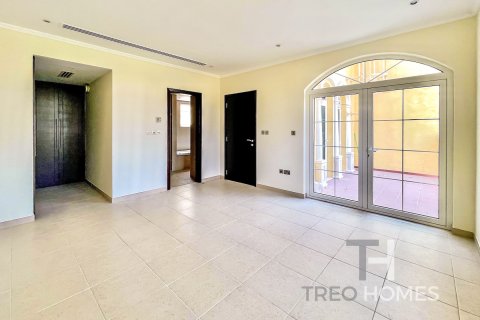 Villa in Legacy, Jumeirah Park, Dubai 3 bedrooms, 285 sq.m. № 13368 - photo 16