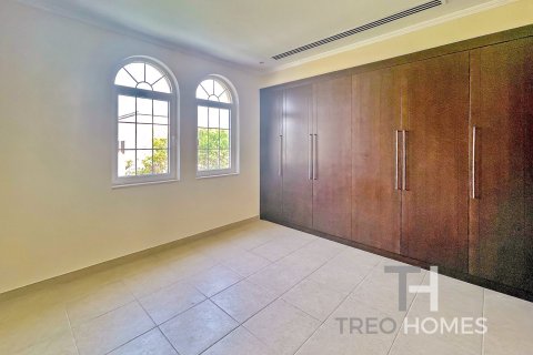 Villa in Legacy, Jumeirah Park, Dubai 3 bedrooms, 285 sq.m. № 13368 - photo 14