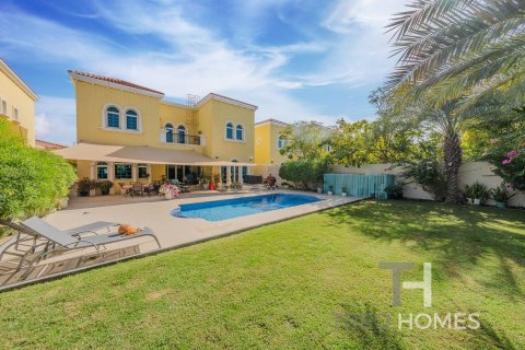 Villa in Legacy, Jumeirah Park, Dubai 3 bedrooms, 285 sq.m. № 13368 - photo 9