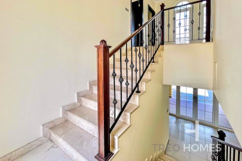 Villa in Legacy, Jumeirah Park, Dubai 3 bedrooms, 285 sq.m. № 13368 - photo 11
