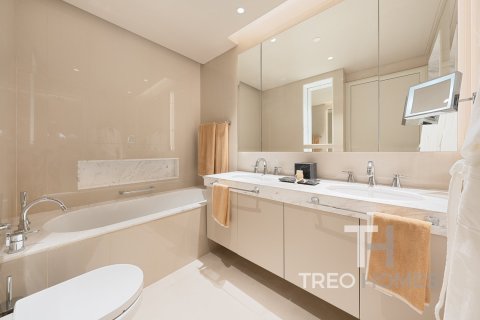 Купить квартиру в Бурдж-Халифе, Дубай: 2 спальни, 134м², № 13375 - фото 13