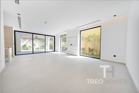 Villa in Legacy, Jumeirah Park, Dubai 4 bedrooms, 328 sq.m. № 13362 - photo 3