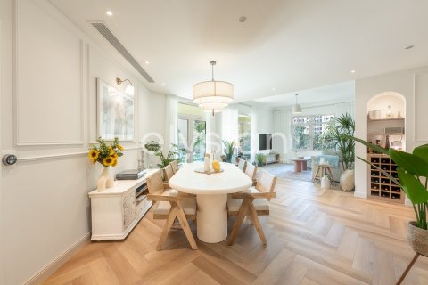 Apartamento en Shoreline Apartments, Palm Jumeirah, Dubai, 3 dormitorios, 201 m², № 38077 - foto 1