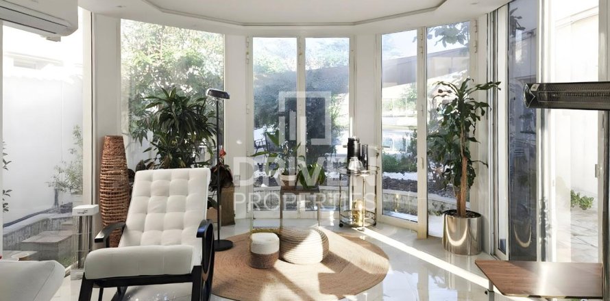 Villa à District 16, Jumeirah Village Circle, Dubai, 3 chambres, 362.32 m², № 136766