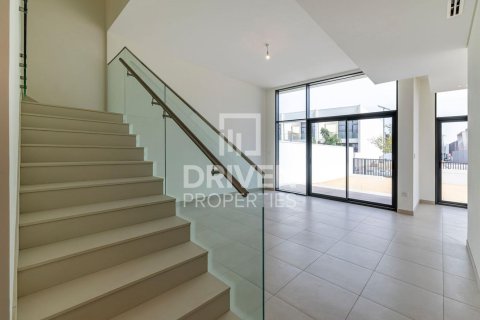 Villa in Murooj Al Furjan, Al Furjan, Dubai 4 bedrooms, 353.87 sq.m. № 136833 - photo 2