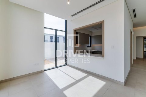 Villa in Murooj Al Furjan, Al Furjan, Dubai 4 bedrooms, 353.87 sq.m. № 136833 - photo 16
