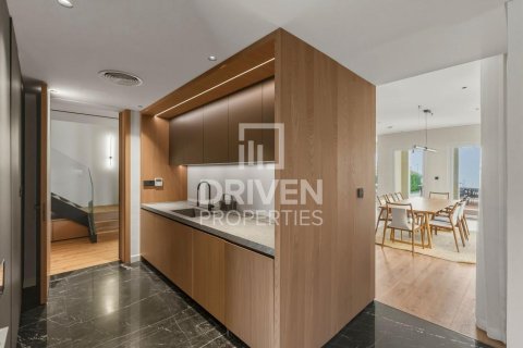 Villa à Jumeirah, Dubai, 5 chambres, 624.87 m², № 136832 - photo 4