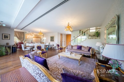 Villa en Dubai Hills Estate, Dubai, 5 dormitorios, 398 m², № 61601 - foto 2