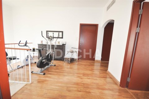 Villa in Meadows, Dubai 4 bedrooms, 334.4 sq.m. № 6954 - photo 12
